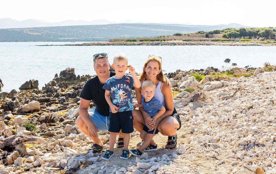 Družinsko Fotografiranje Na Pagu Nives Brelih Photography0002